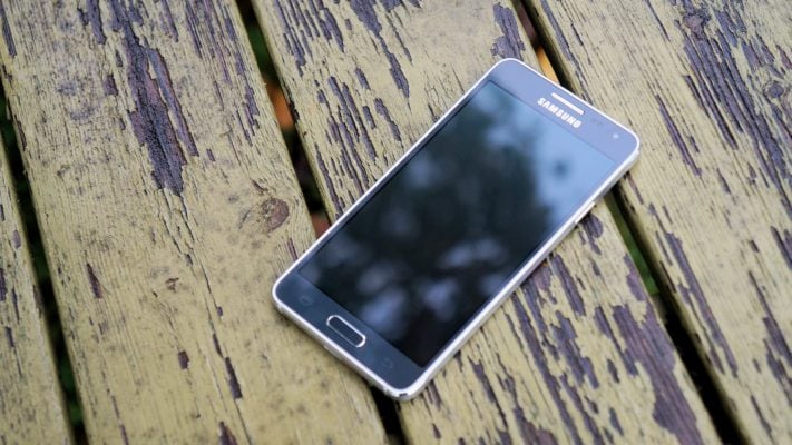 Galaxy Alpha skyddas av Gorilla Glass 4