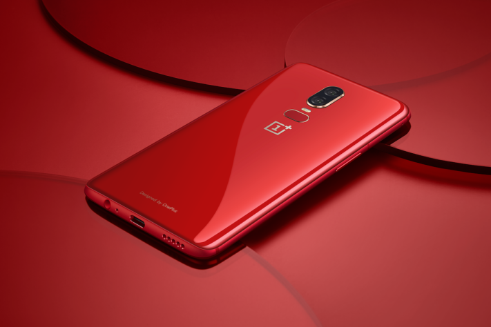 Nu säljs en röd variant av OnePlus 6
