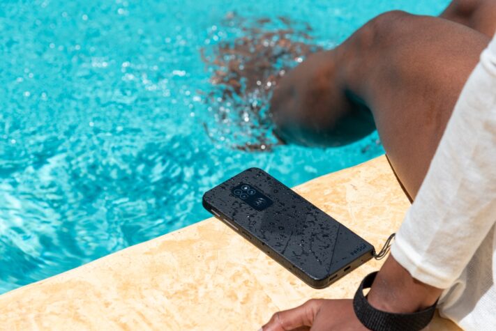 Motorola introducerar stryktåliga telefonen Defy