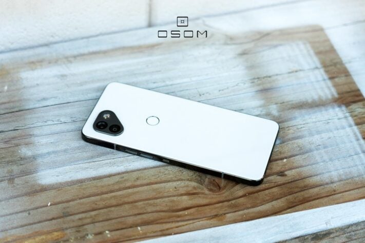 Pictures of Osom OV1 – new phone from former Essential employees